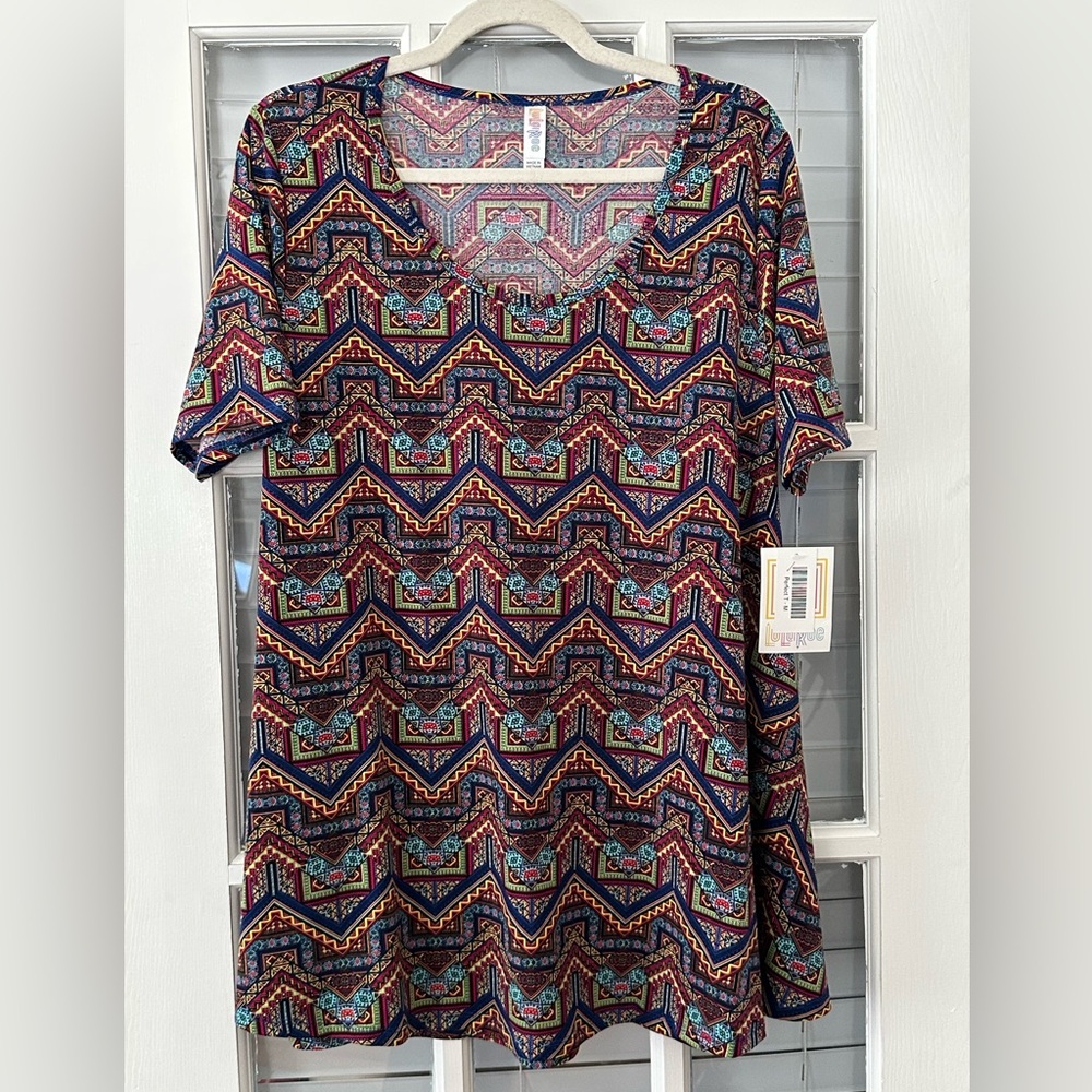 NWT Lularoe Women’s M Perfect T Geometric Multicolor Short Sleeve T-shirt